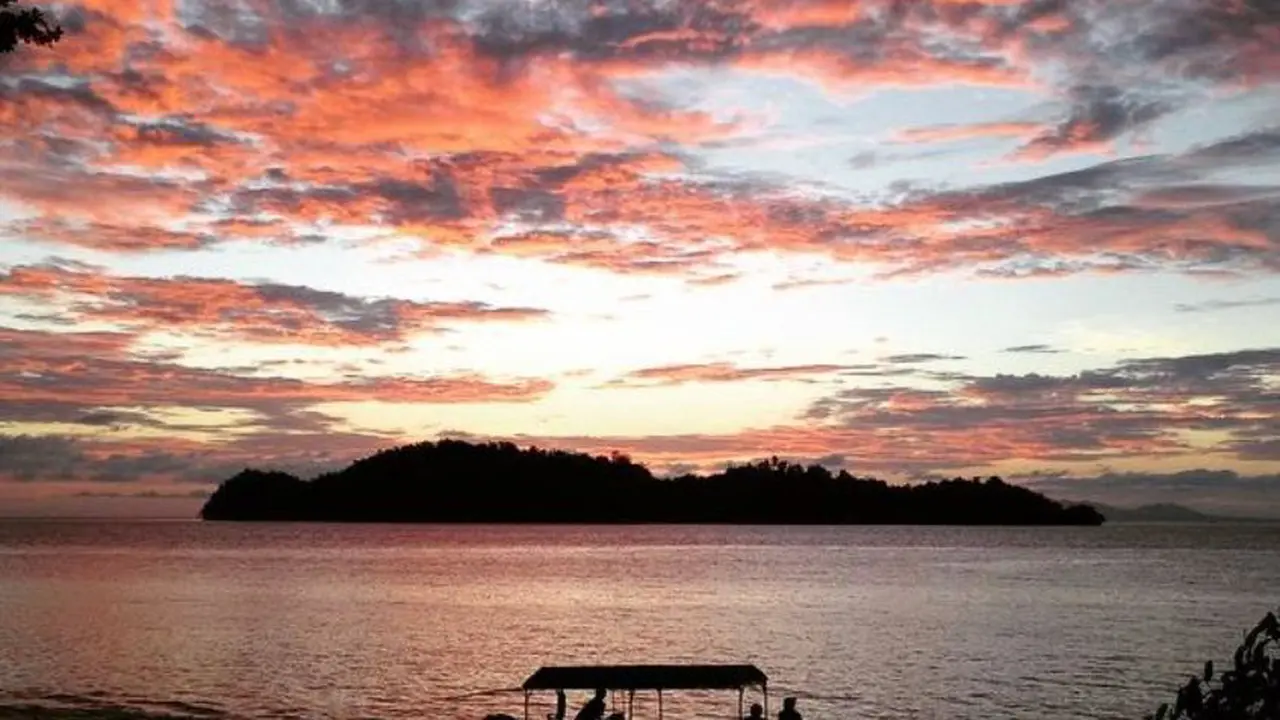 Menyicip Ketenangan yang Berpadu dengan Eksotisme Pulau Togean