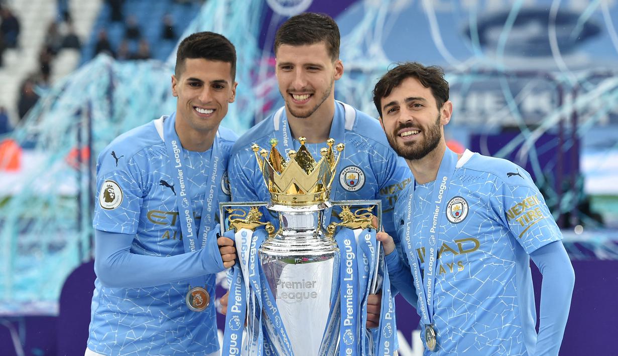 Jorge Mendes, salah satu agen pesepak bola ternama ini telah menaungi lebih dari 100 pesepak bola top di dunia, termasuk Cristiano Ronaldo. Sempat memiliki nilai pasar tertinggi, kini CR7 bernilai 45 juta euro, berada di bawah 5 pesepak bola berikut. (Foto: AFP/Pool/Peter Powell)