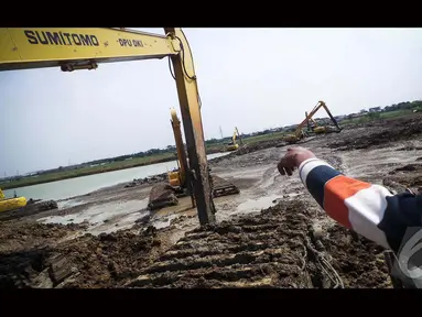 Molornya pengerjaan Waduk Marunda dikarenakan belum kelarnya masalah pembebasan sebagian warga (Liputan6.com/Faizal Fanani)