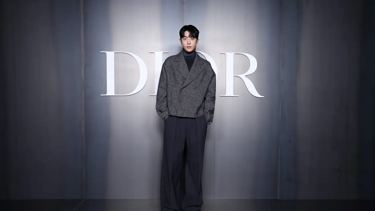 6 Adu Gaya Artis Pria di Dior Men’s Winter 2025-2026 Show, Nam Joo Hyuk, Robert Pattinson, hingga DJ Snake