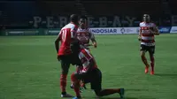 Madura United FC menang 5-0 atas Perseru Serui, Kamis (18/1/2018). (Bola.com/Aditya Wany)