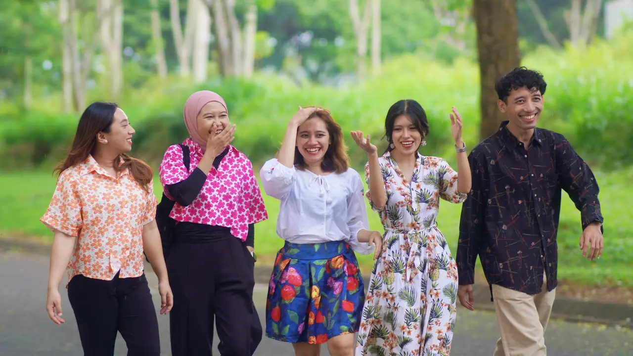 wanita desember setia kawan
