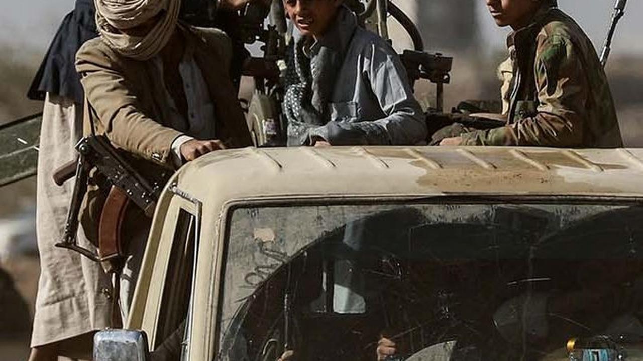 FOTO: Respons Serangan AS dan Inggris, Pasukan Houthi Unjuk Gigi Kekuatan Militer