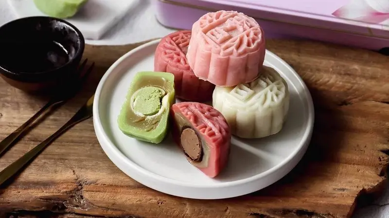 Snow skin mooncake