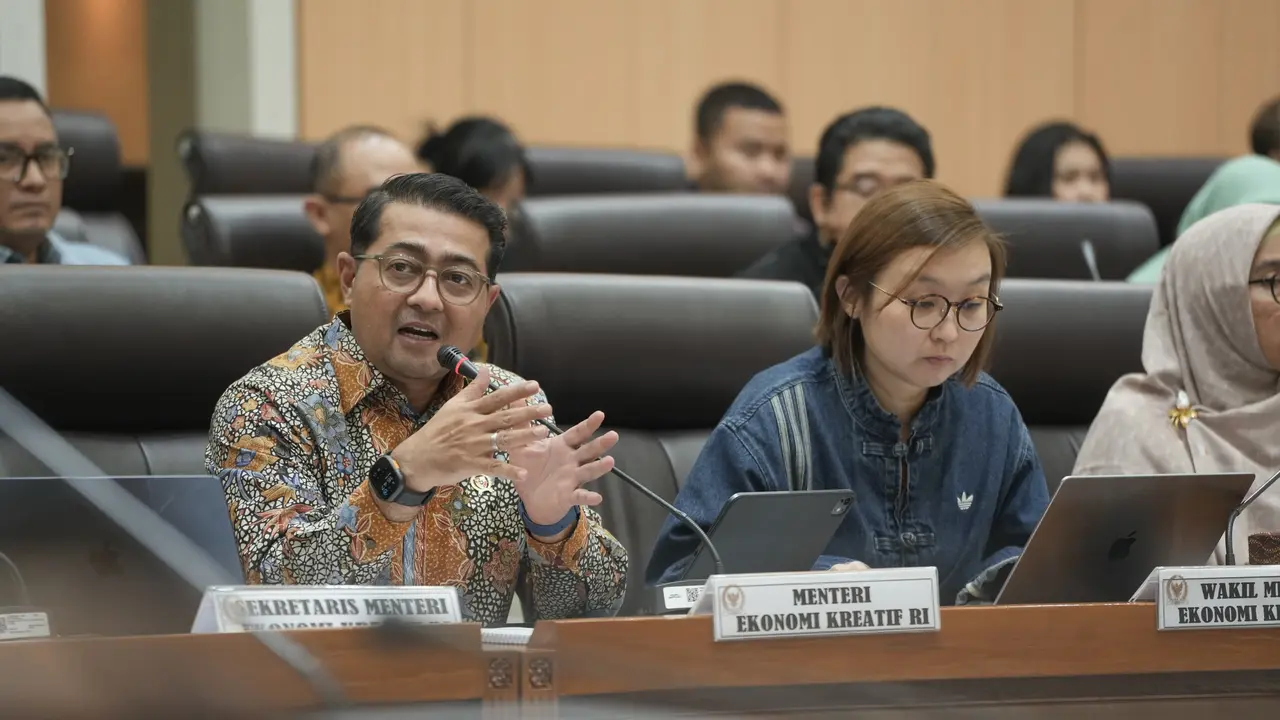Menekraf Teuku Riefky Harsya