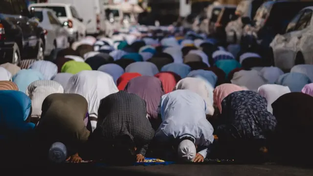 Ilustrasi Muslim berdoa. (Unsplash)