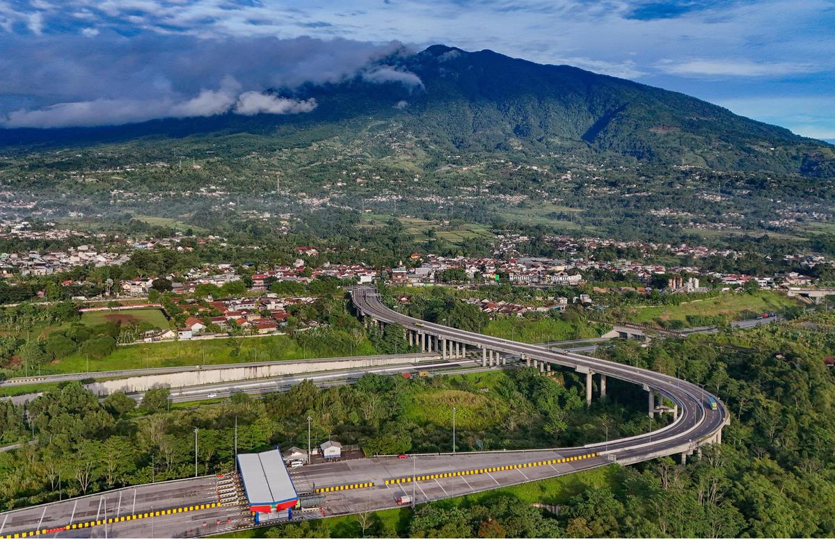 FOTO: Panorama Mempesona Tol Bocimi, Urat Nadi Baru Penghubung Jawa Barat Selatan
