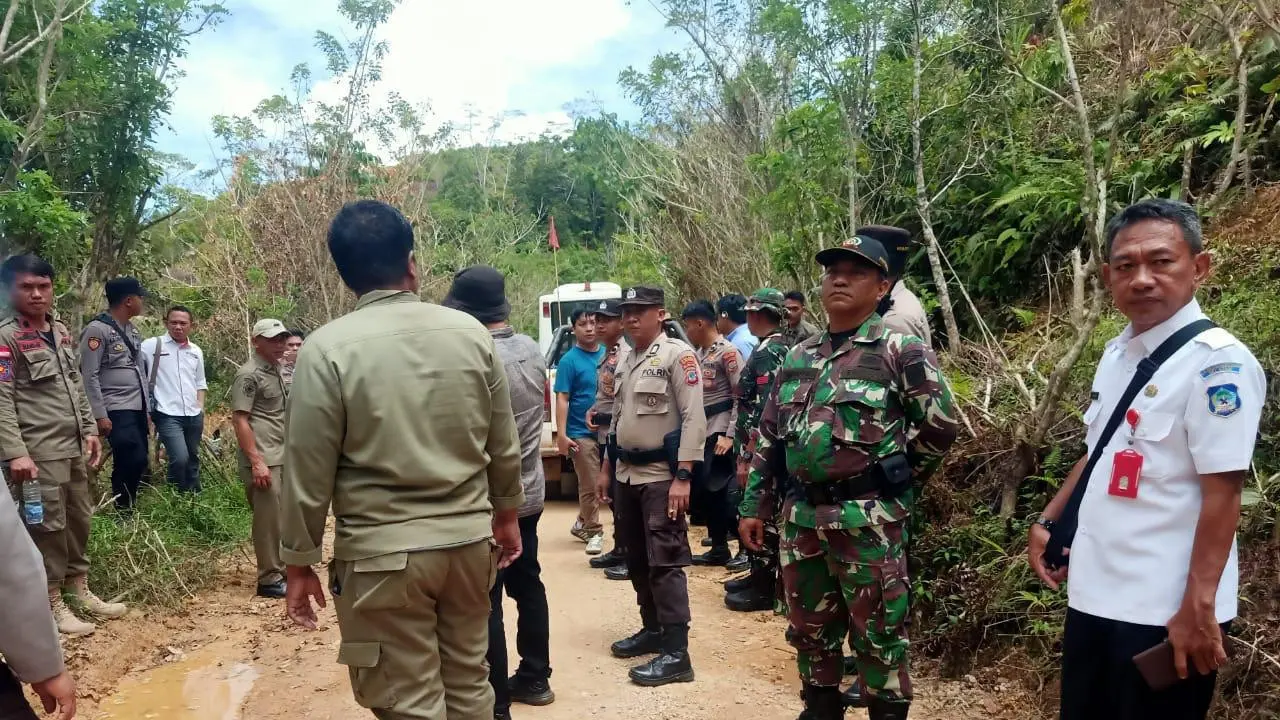 Kepolisian Resor (Polres) Kabupaten Bolaang Mongondow Selatan (Bolsel) bersama jajaran Forum Koordinasi Pimpinan Daerah (Forkopimda) setempat menertibkan tindak penambang emas tanpa ijin (PETI) (Istimewa)