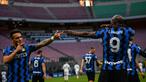Keberhasilan Inter Milan memastikan gelar scudetto Liga Italia 2020/2021 di pekan ke-34 tidak terlepas dari suburnya para striker, gelandang bahkan bek untuk mencetak gol. Berikut 4 pencetak gol terbanyak Inter Milan di Liga Italia musim ini. (AFP/Isabella Bonotto)