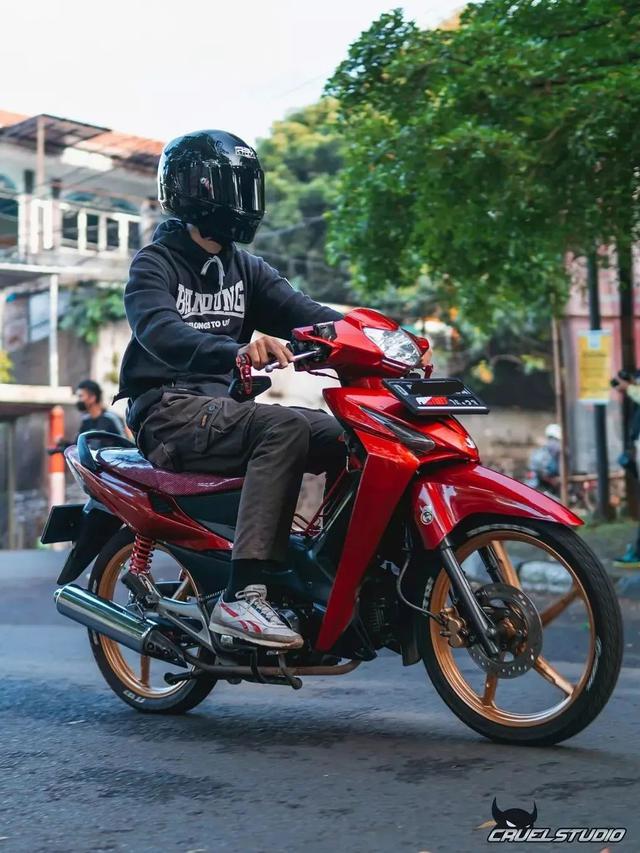 10 Potret Modifikasi Honda Revo, Motor Koperasi yang Tetap Bisa Diajak Hits