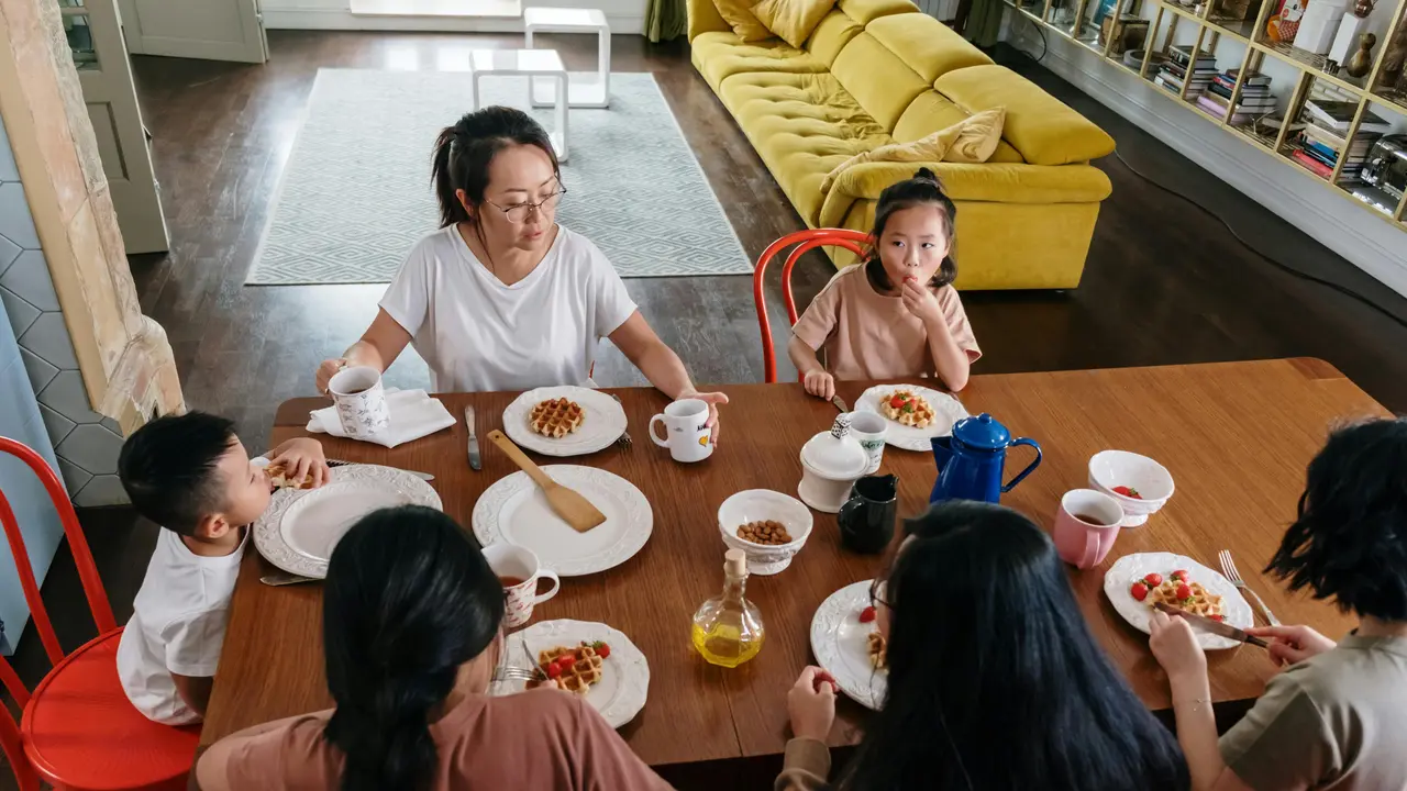 5 Cara Jadi Orang Tua Proaktif dalam Mendukung Program Makan Siang Gratis
