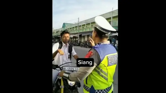 Viral Murid SMA Pura-Pura Bisu Saat Ditilang, Malamnya Kegep Nyanyi Sambil Gitaran. Foto: Twitter @Sopir_Idiot.Viral Murid SMA Pura-Pura Bisu Saat Ditilang, Malamnya Kegep Nyanyi Sambil Gitaran. Foto: Twitter @Sopir_Idiot.