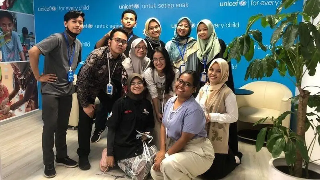 Chintya bersama Fasilitator Lainnya selepas Rapat mengenai Disaster Risk Management (DRM) Partnerships & Capacity Development Roadmap Consultations (2023). (Liputan6.com/ ist)