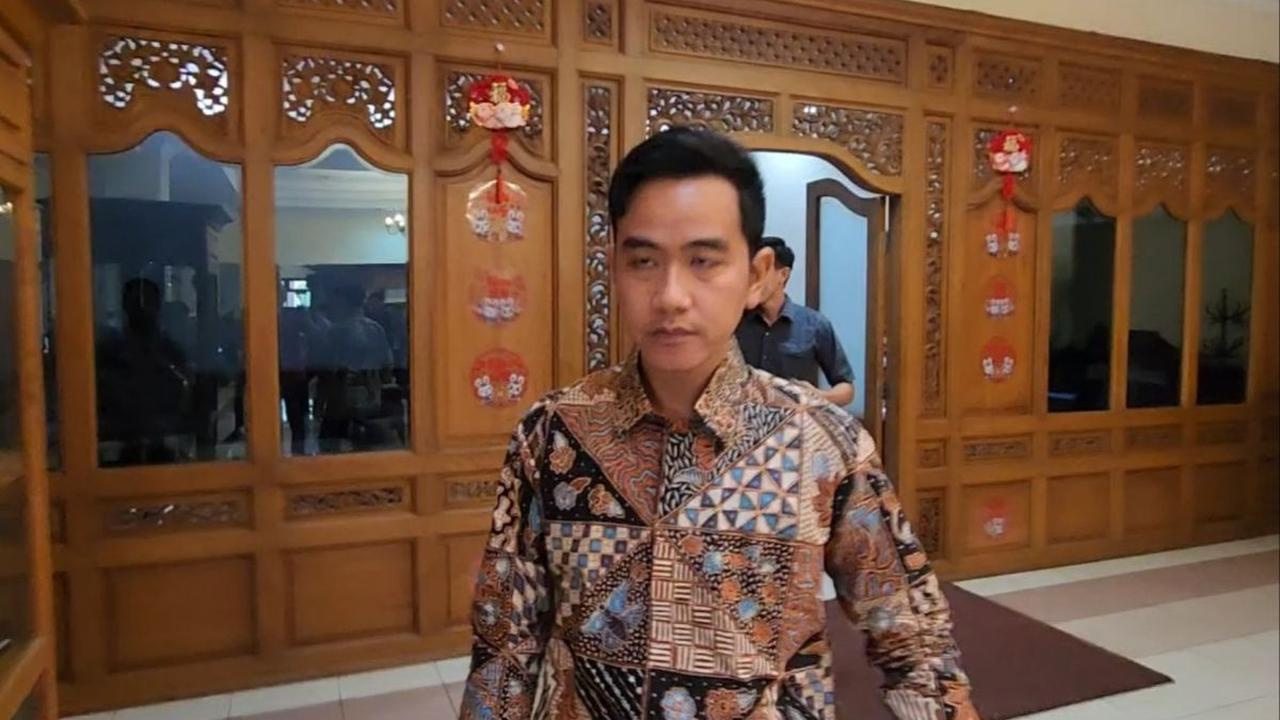 Gibran menegaskan akan menyelesaikan mengenai hal ini.