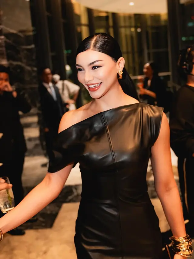 Potret Terbaru Jihane Almira dengan Dress Hitam. (instagram/jihanealmira)
