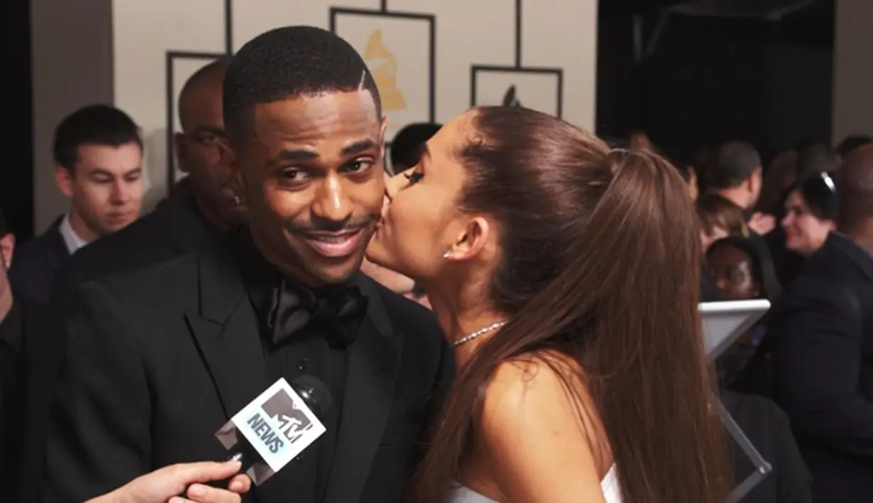 Sebelum menjalani hubungan dengan Ricky Alvarez, Ariana Grande pernah pacaran dengan Big Sean. Hubungannya pun kandas di tahun 2015 silam. (Justjared/Bintang.com)
