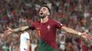 Selebrasi gelandang Timnas Portugal, Bruno Fernandes setelah mencetak gol ketiga ke gawang Bosnia Herzegovina pada laga Grup J Kualifikasi Euro 2024 di Luz Stadium, Lisbon, Portugal, Minggu (18/6/2023) dini hari WIB. (AP Photo/Armando Franca)