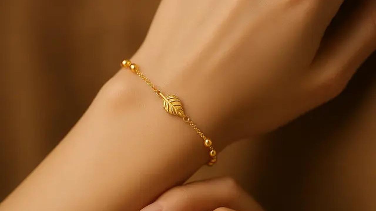 9 Model Gelang Emas Elegan 2 Gram Motif Daun, Ide Perhiasan Menawan di 2025