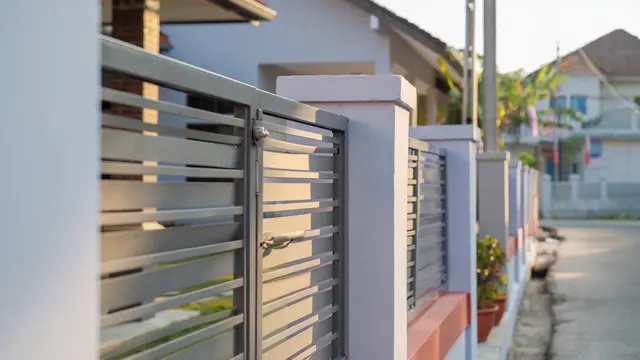 Pagar Besi Hollow Garis Horizontal Rapat