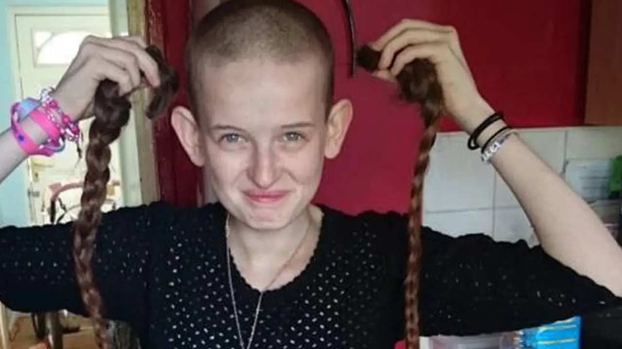 Cukur Rambut Buat Amal Kanker, Vine Harus Pakai Wig ke Sekolah