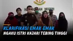 Usai viral, emak-emak itu mengklarifikasi perbuatannya di Kejari Tebing Tinggi.