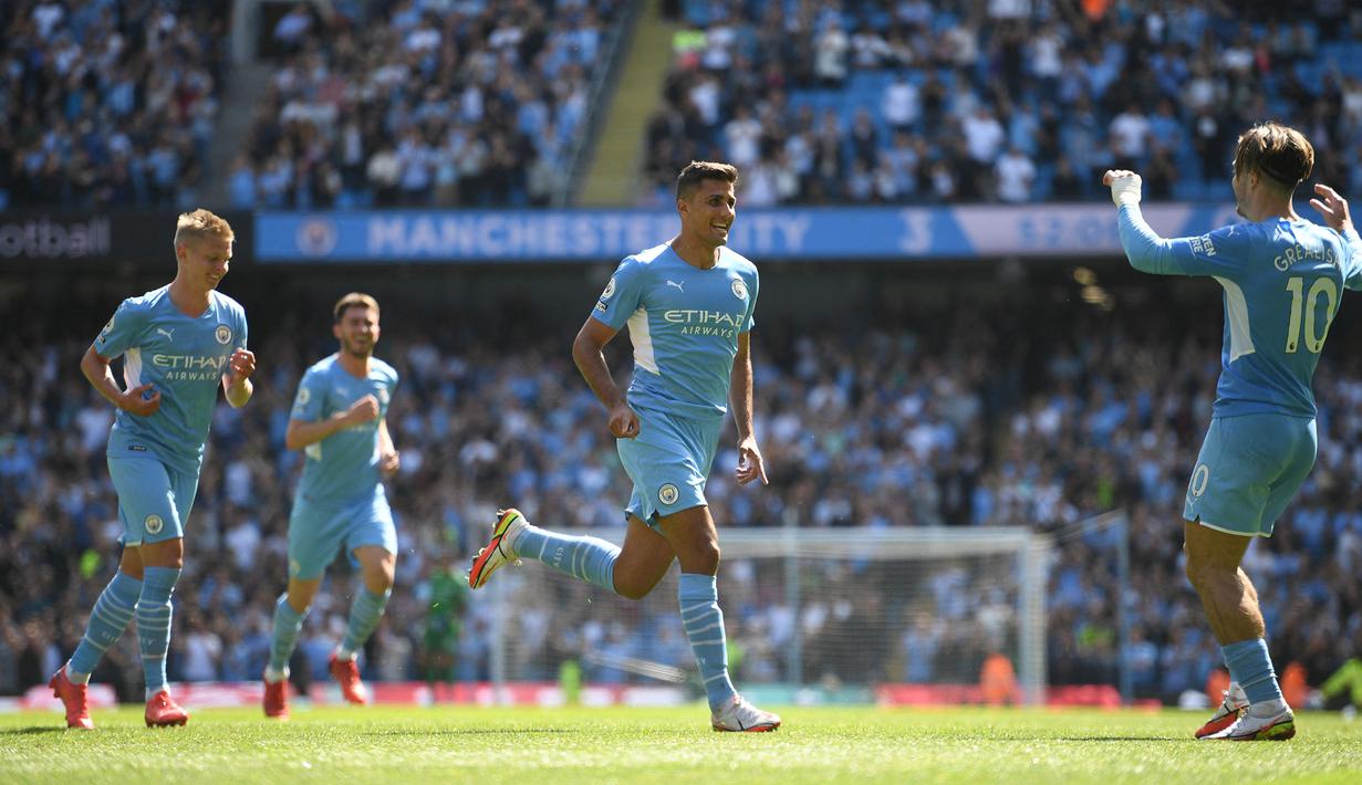 Sang pemuncak klasemen sementara, Manchester City memiliki performa kandang yang tak lebih baik dari laga tandang. The Cityzens tercatat meraih 34 poin dari 14 laga. Crystal Palace dan Tottenham Hotspur menjadi dua tim tamu yang mampu mengalkan mereka di Etihad Stadium. (AFP/Oli Scarff)