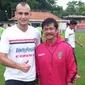 Mantan bek Arema Cronus, Kiko Insa dikontrak satu musim di Bali United Pusam.