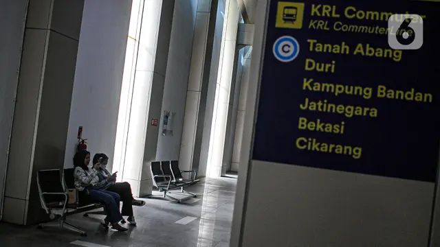 Stasiun BNI City Uji Coba Pelayanan Naik Turun Penumpang KRL