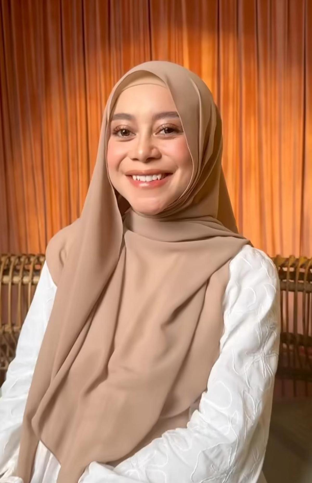 Inspirasi Hijab Lesti Kejora untuk Lebaran 2025 yang Tetap Stylish dan Nyaman