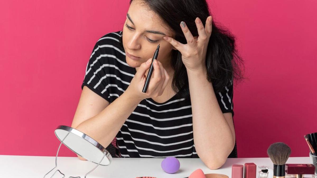 Tips Makeup Natural untuk Kulit Berminyak: Rahasia Tahan Lama dan Bebas Kilap