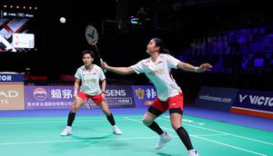 Ganda putri Indonesia Amallia Cahaya Pratiwi/Siti Fadia Silva Ramadhanti mengalahkan pasangan Kanada Catherine Choi/Josephine Wu 21-18 dan 21-11 pada partai keempat Grup C Piala Uber 2026 di Forum Horsens, Denmark, Sabtu (25/4). (foto: PBSI)