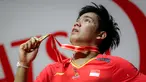 Ekspresi terharu pebulutangkis Indonesia, Daniel Marthin setelah berhasil menjurai Indonesia Masters 2024 setelah mengalahkan pasangan Denmark, Kim Asturp/Anders Skaarup Rasmussen di Istora Senayan, Jakarta, Minggu (28/01/2024). (Bola.com/Bagaskara Lazuardi)