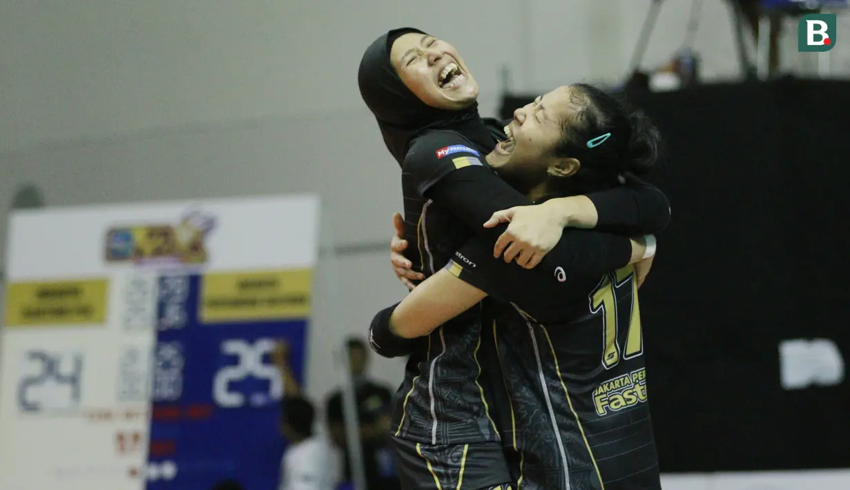 Kemenangan dramatis diraih tim bola voli putri Jakarta Pertamina Fastron atas Jakarta Elektrik PLN di ajang Proliga 2022 di Padepokan Voli Jenderal Polisi Kunarto, Sentul, Minggu (161/ 2022). (Bola.com/M Iqbal Ichsan)