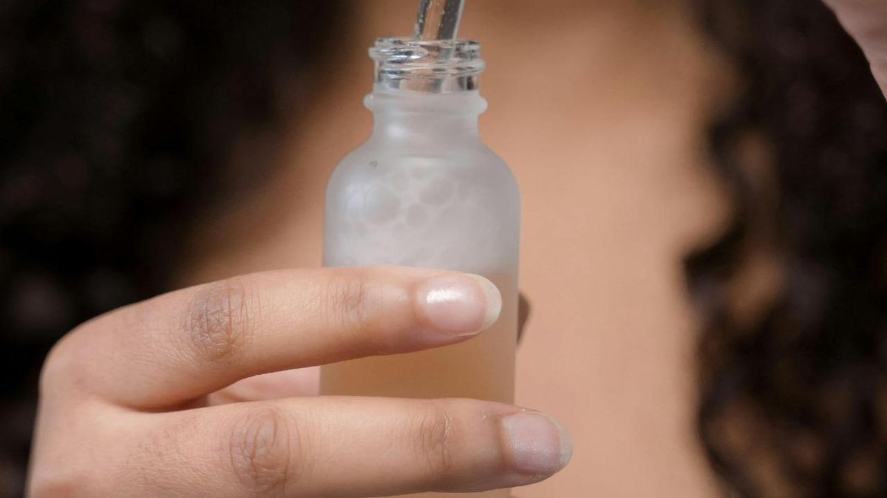 <b>Sesuaikan Penggunaan Hair Serum dengan Jenis Kulit Kepala</b><br>
