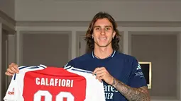 Riccardo Calafiori menjadi pilar andalan di lini belakang Bologna. Dia menunjukkan penampilan luar biasa bersama Timnas Italia di Euro 2024. Arsenal mengeluarkan 45 juta euro untuk mendapatkan tanda tangan Calafiori. Mantan pemain AS Roma tersebut dikontrak The Gunners ampai tahun 2029 mendatang. (FOTO: instagram.com/arsenal)