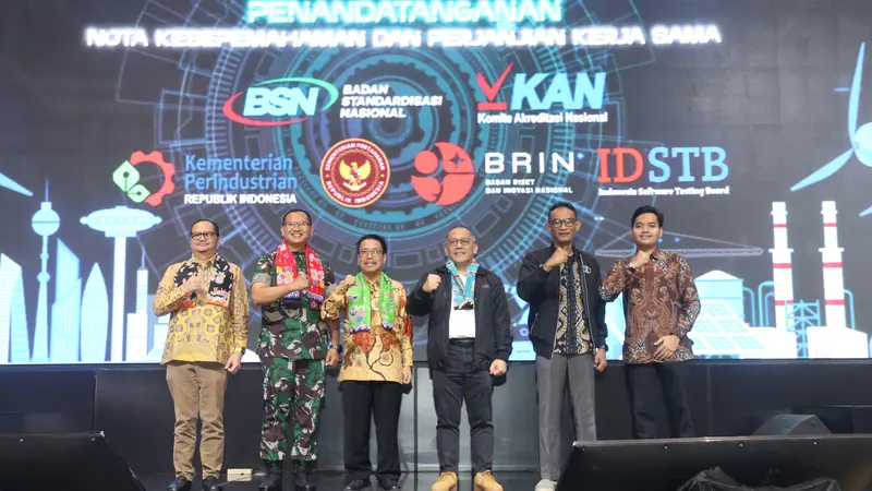 Kepala Badan Standardisasi Nasional (BSN), Kukuh S. Achmad (ketiga dari kiri) (Istimewa)