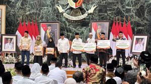 Pramono Berangkatkan 48 Orang Umrah, Mayoritas Marbot Masjid