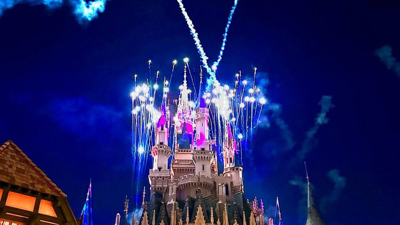 Potret Inara Rusli Ajak Anak Liburan di Disneyland Tokyo, Jadi Salah Satu Bucket List