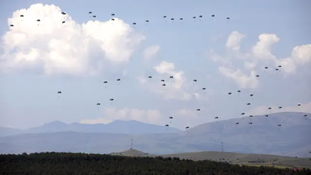 FOTO: Tentara NATO Latihan Militer Swift Response 22 di Makedonia Utara
