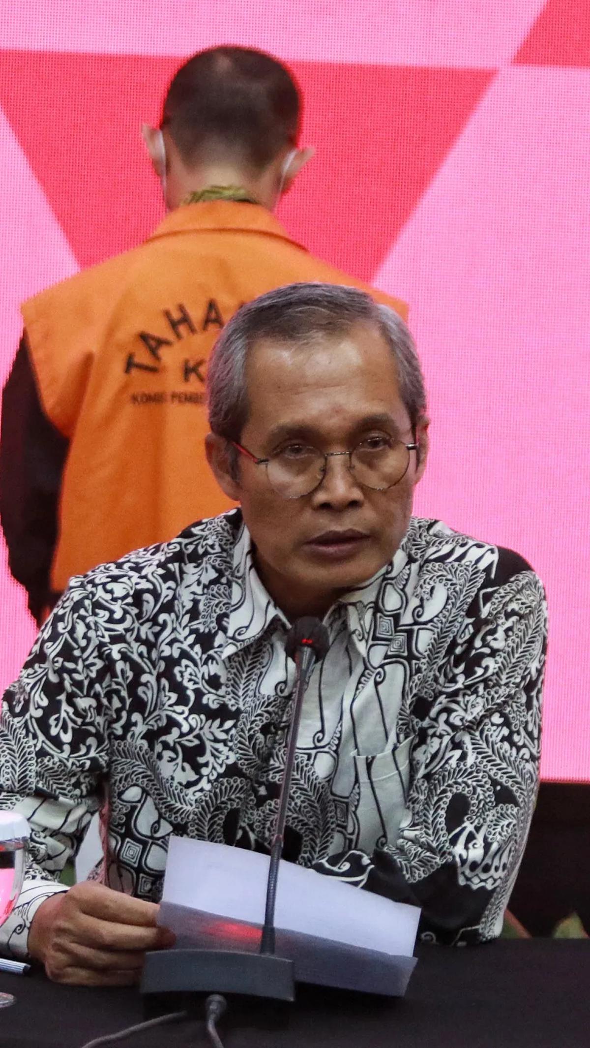 "Terhitung mulai tanggal 9 November 2023 sampai dengan 28 November 2023 di Rutan KPK," kata Alex.