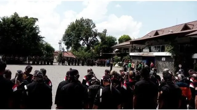 News Flash : Tudingan Miring Jelang Penobatan Paku Alam X