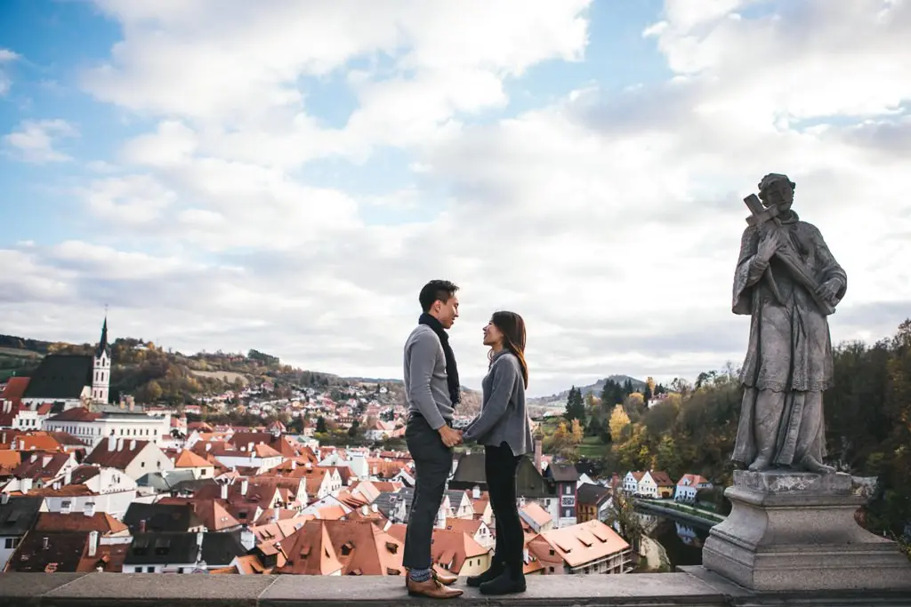 Masih PDKT jangan mau dibutakan cinta, ketahui dulu dengan pasti apa modusnya. (Foto: unsplash.com/Jeremi Wong)