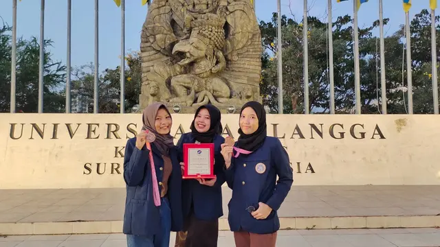 Tiga mahasiswi Universitas Airlangga (Unair) meraih gold medal ajang Indonesia International IoT Olympiad (I3O) 2023 pada Sabtu 17 Juni 2023. (Istimewa)
