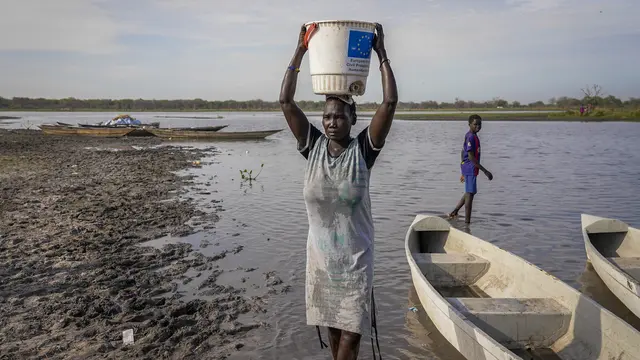 Warga Sudan Selatan yang Melarikan Diri dari Konflik Sudan
