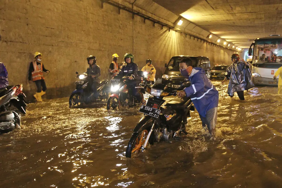 Underpass Cawang Banjir