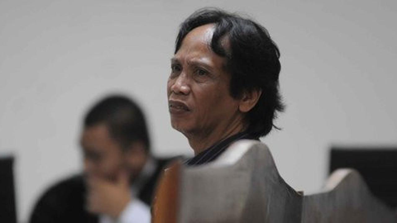 Terbukti tanda tangannya dipalsukan, Mandra ngotot sidangnya disetop