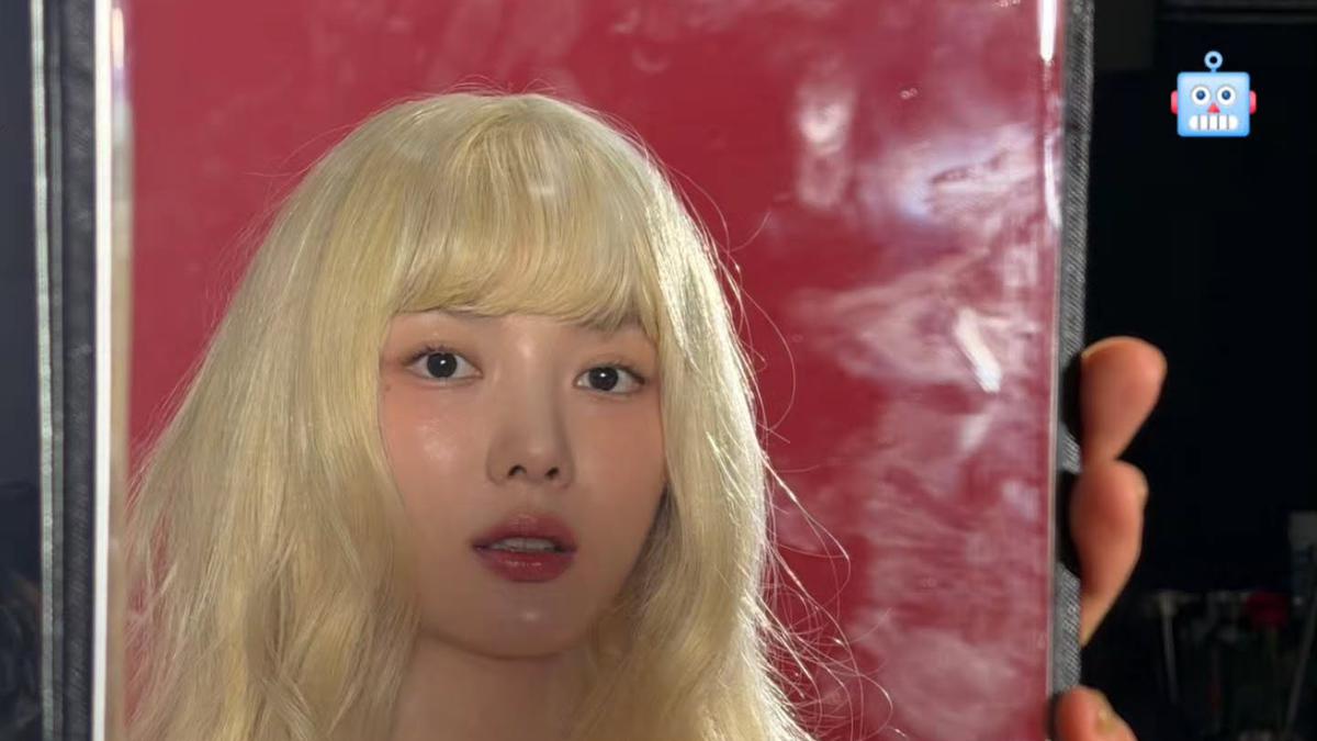 Gaya Baru Kim Yoo Jung, Tampil Berani dengan Rambut Blonde Berbagai Look untuk Pemotretan