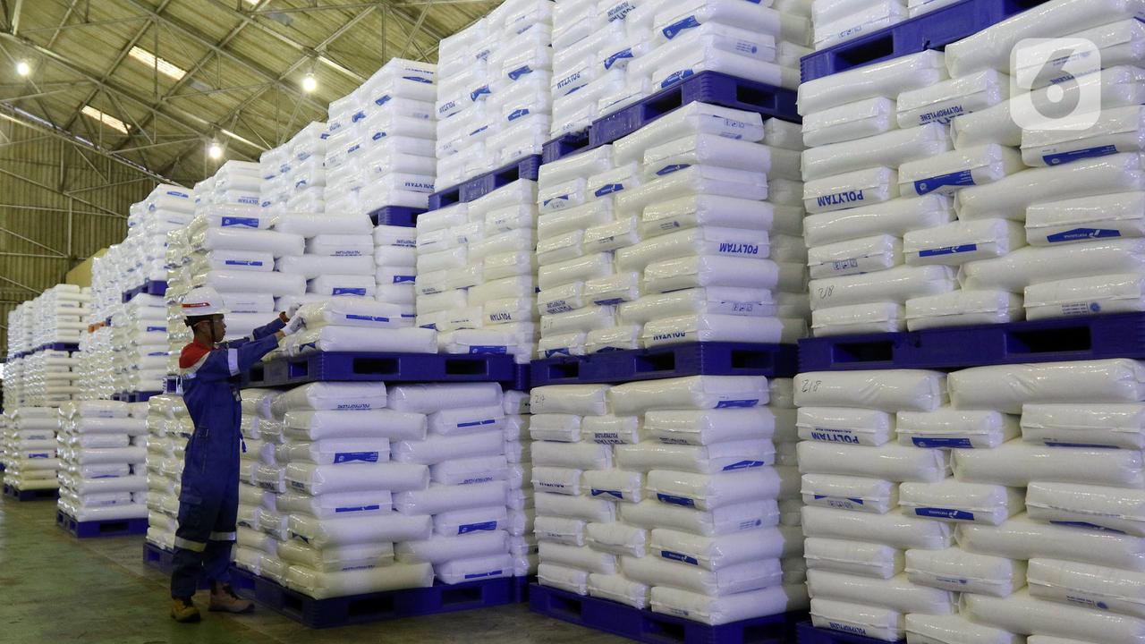 Industri Plastik Putar Otak Cari Bahan Baku Demi Bisa Tetap Berproduksi