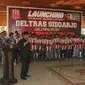 Bupati Sidoarjo, Saiful Ilah, meresmikan Deltras Sidoarjo sebelum terjun ke Liga 3 di Pendopo Delta Wibawa, Selasa (9/5/2017). (Liputan6.com/Dian Kurniawan)
