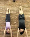 Glenn Alinskie dan Chelsea Olivia melakukan olahraga yoga bersama setelah 4,5 bulan tidak melakukan aktivitas olahraga. (Photo : Instagram)